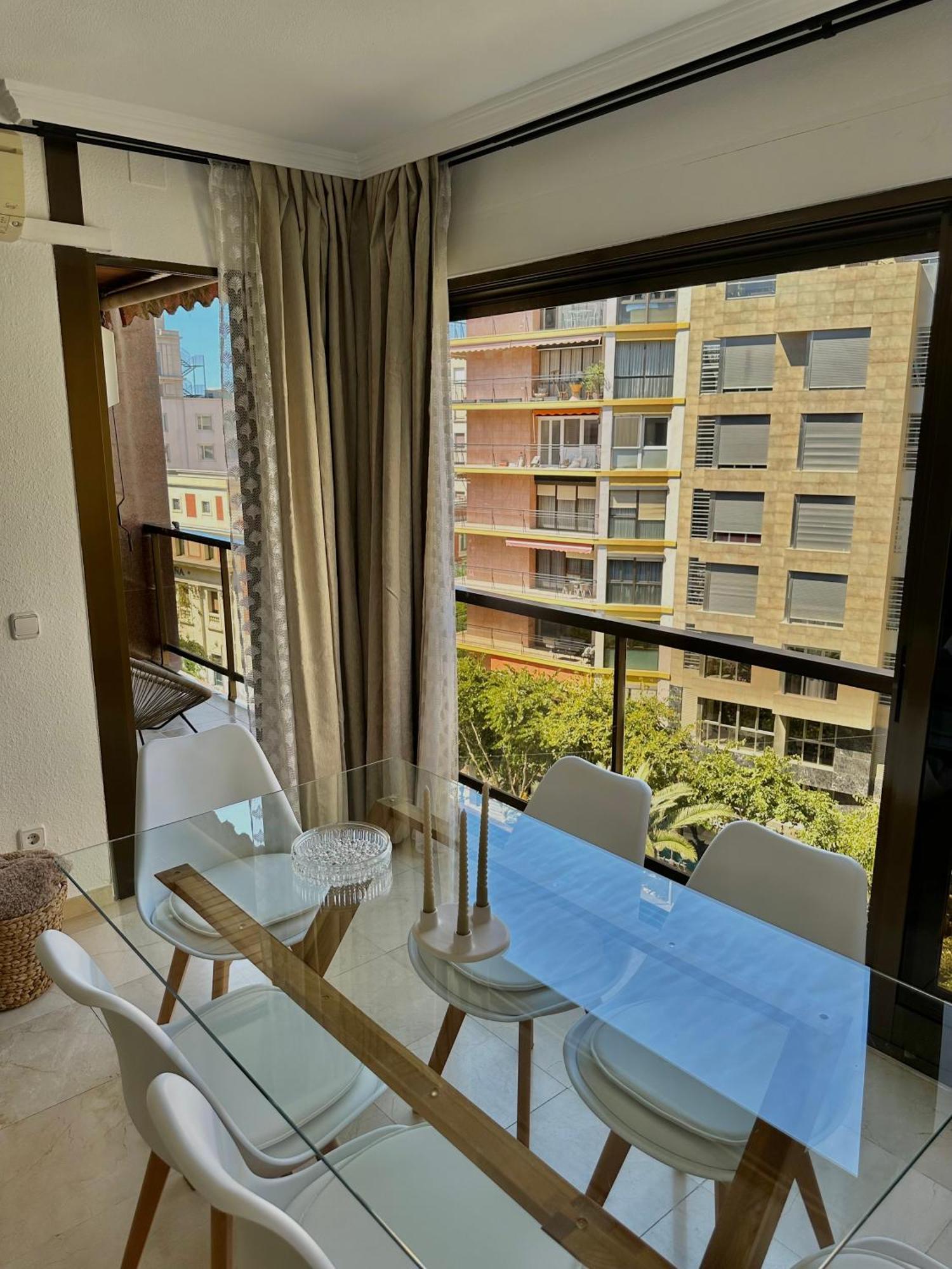 Piso En El Corazon De Alicante Con Ubicacion Unica Exterior foto
